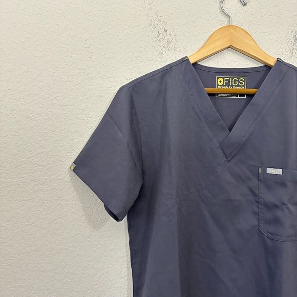 FIGS Mens One-Pocket Scrub Top in Black #PM2600 - Picture 2 of 7